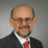 Dekan Jürgen Hacker